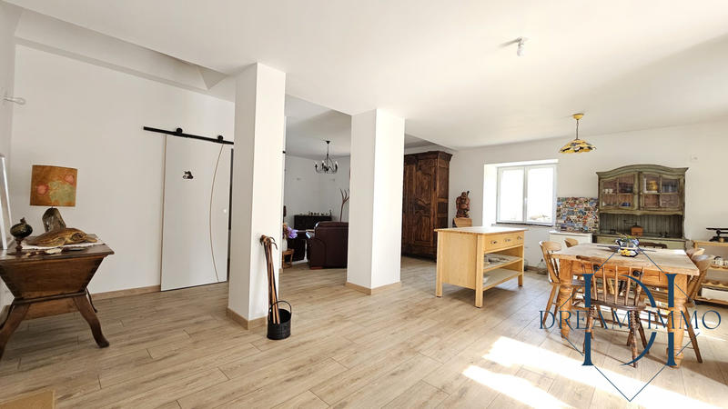 Maison - 291 m² - 10 pièces