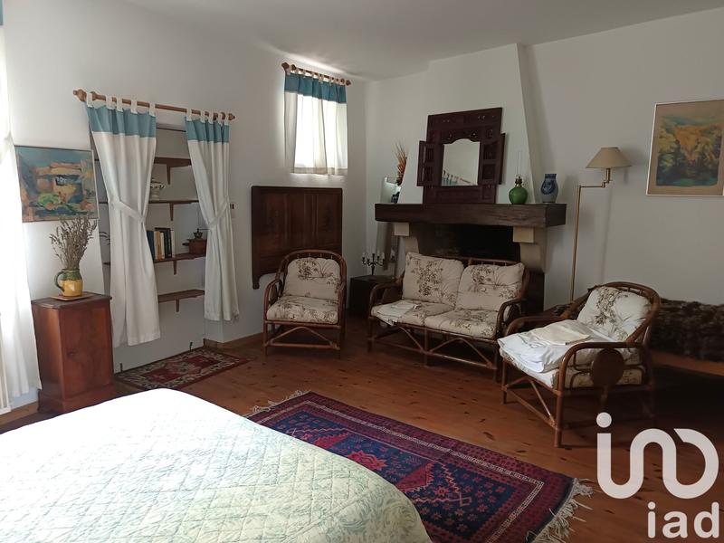 Maison - 340 m² - 9 pièces