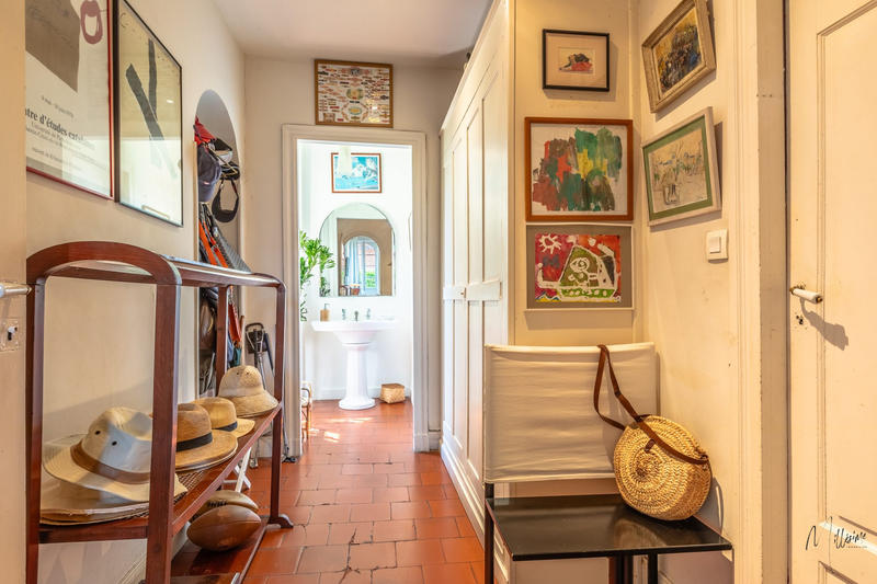 Maison - 214 m² - 6 pièces