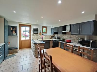 Maison - 195 m² - 7 pièces