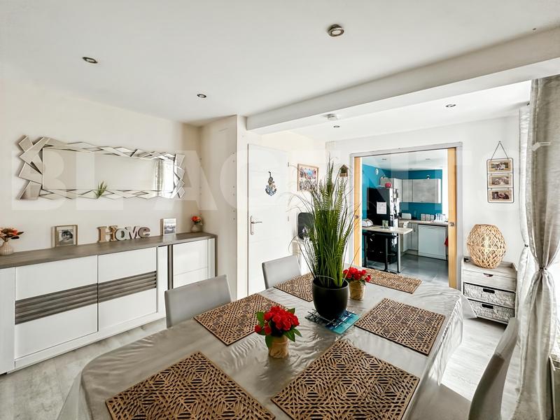 Maison - 117 m² - 7 pièces