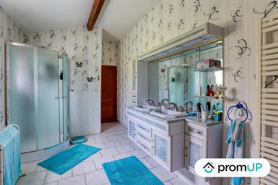 Maison - 180 m² - 6 pièces