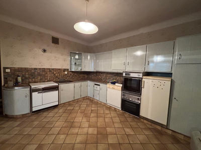 Maison - 266 m² - 9 pièces