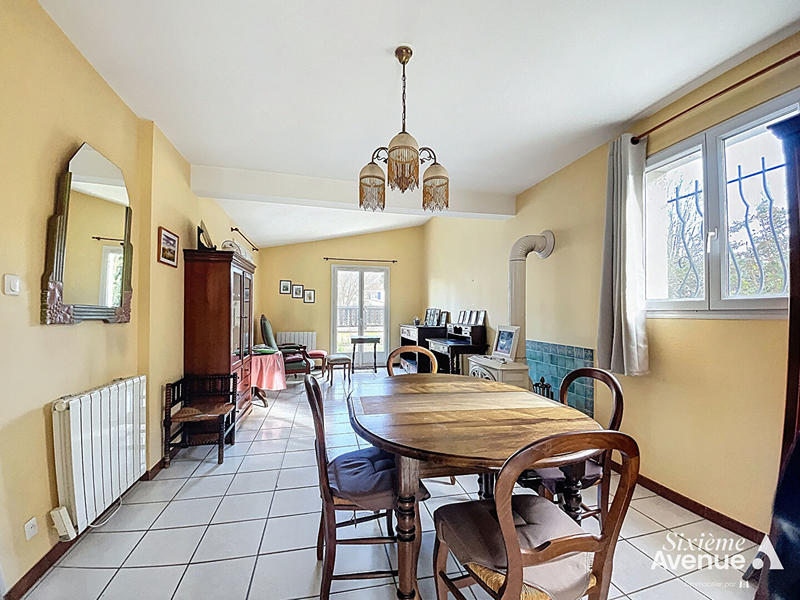 Maison - 99 m² - 5 pièces