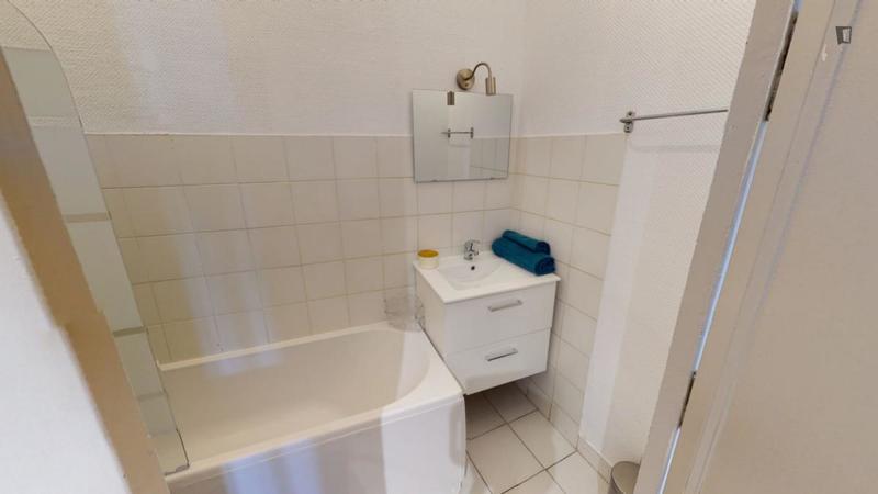 Chambre - 11 m² - 5 pièces