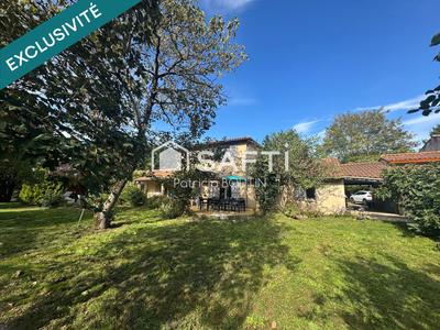 Maison - 212 m² - 8 pièces