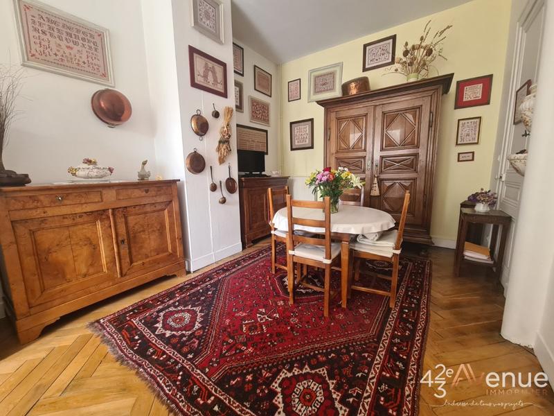 Appartement - 205 m² - 6 pièces