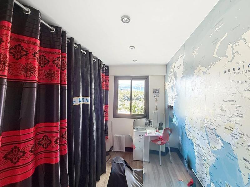 Appartement - 80 m² - 4 pièces