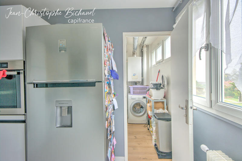 Appartement - 93 m² - 4 pièces