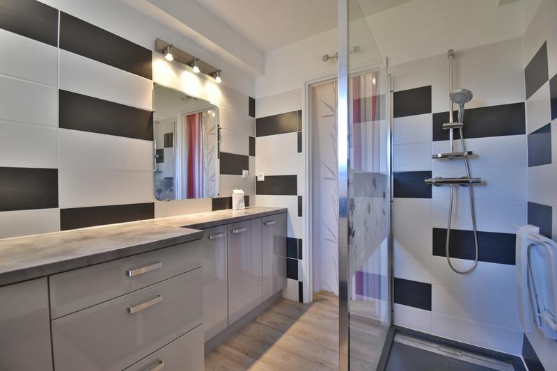 Maison contemporaine - 171 m² - 8 pièces