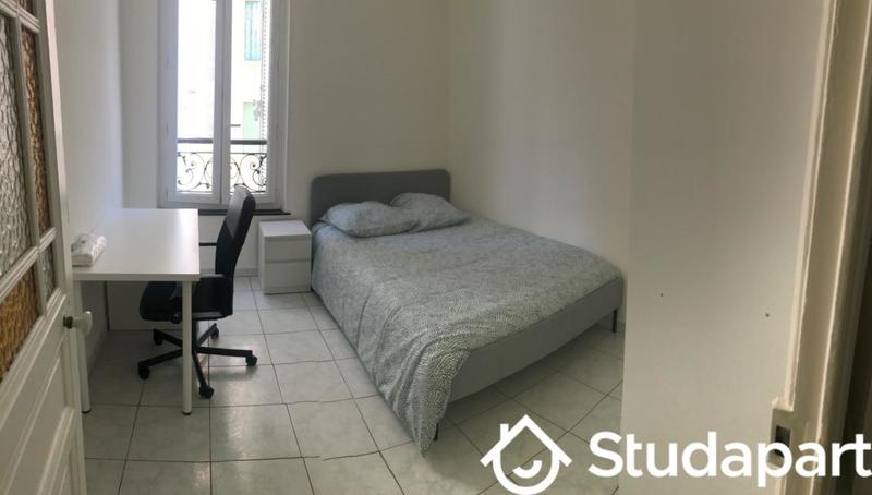 Chambre - 12 m² - 1 pièce