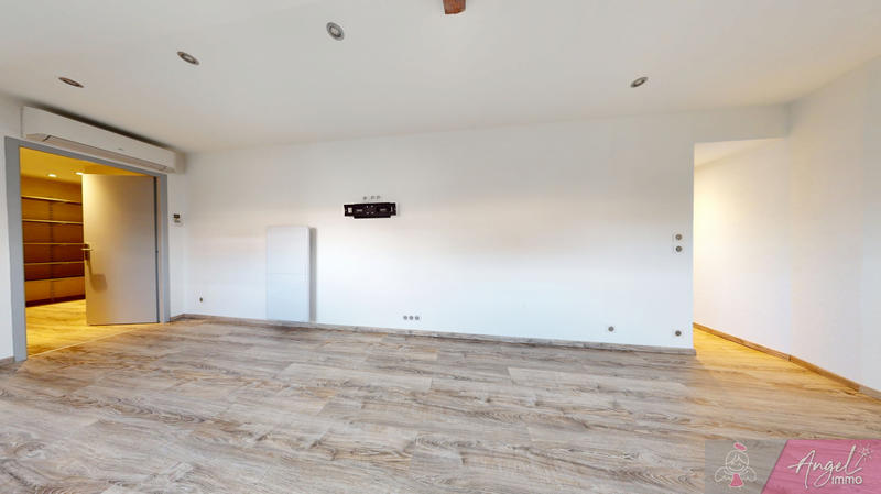 Loft - 124 m² - 5 pièces