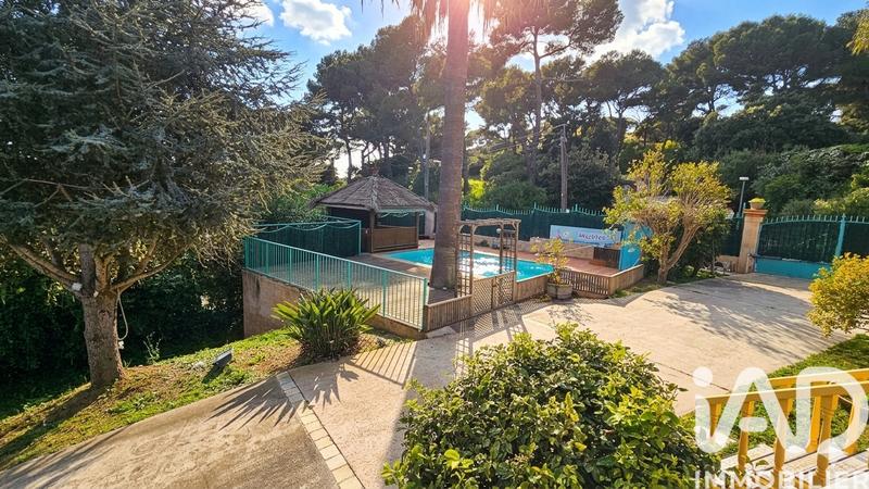 Maison - 195 m² - 6 pièces