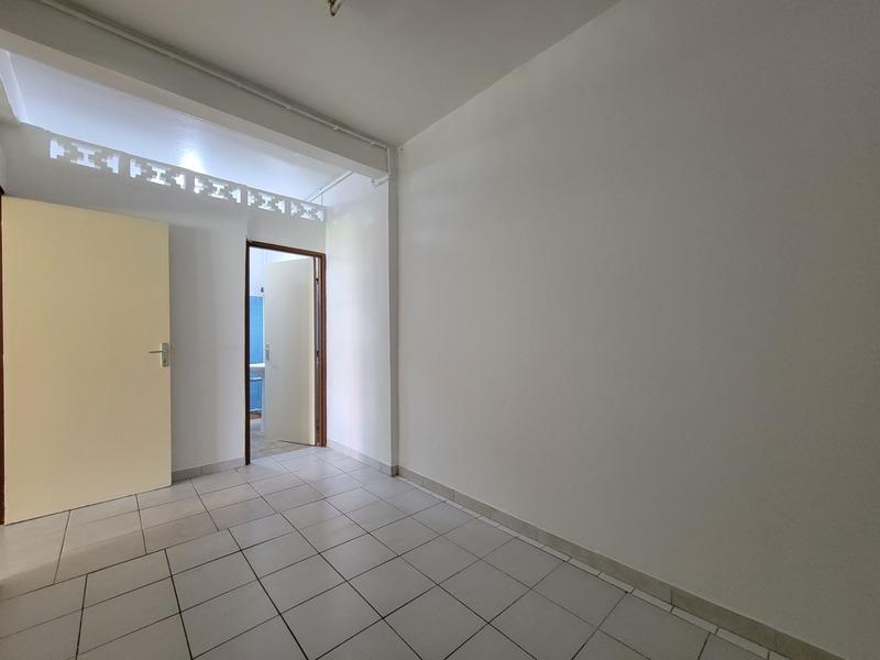 Bureau - 77 m² - 2 pièces