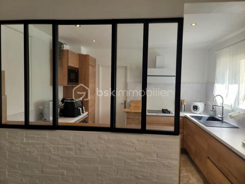 Maison traditionnelle - 155 m² - 6 pièces