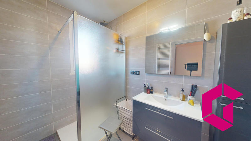 Maison - 175 m² - 6 pièces