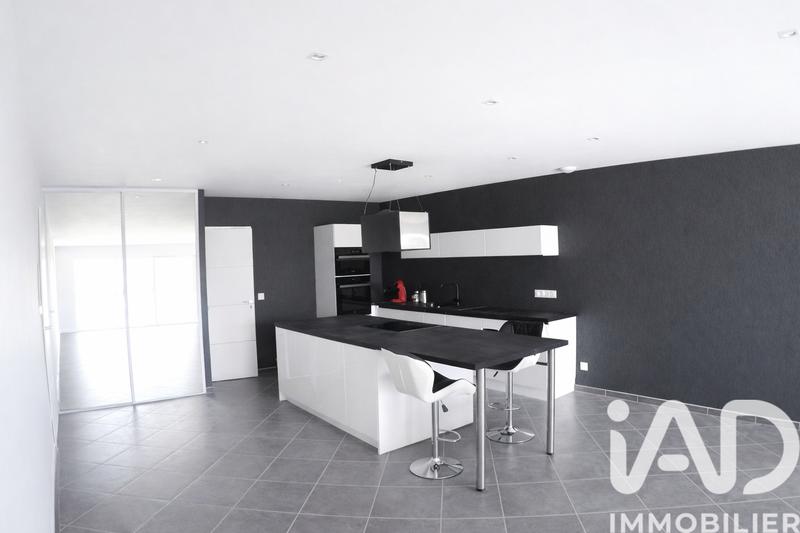 Maison - 104 m² - 4 pièces