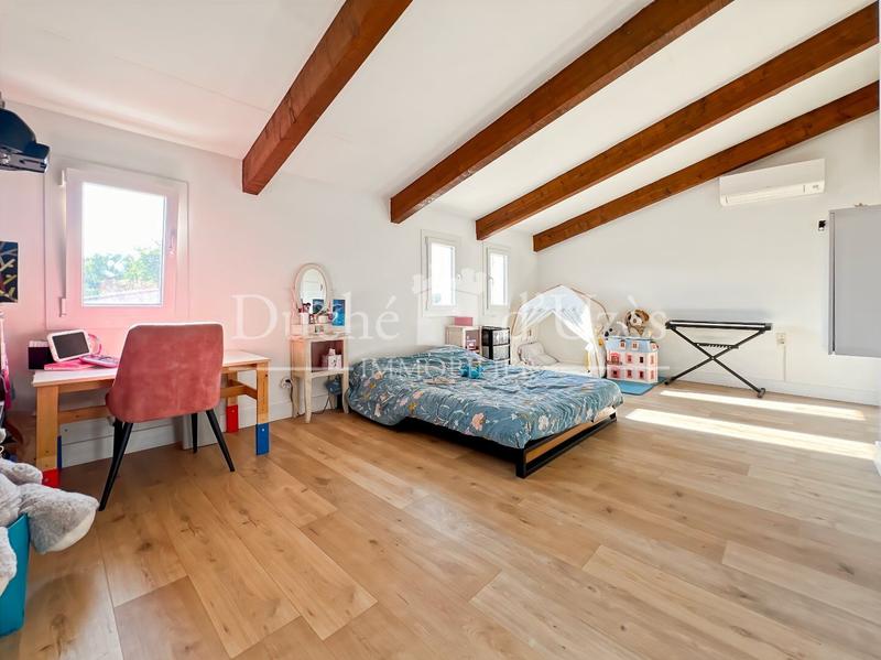 Maison - 143 m² - 5 pièces