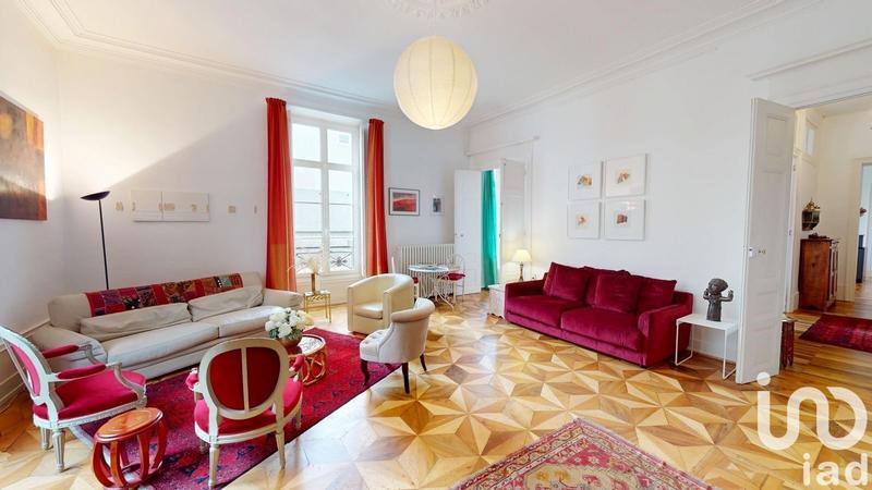 Appartement - 215 m² - 6 pièces