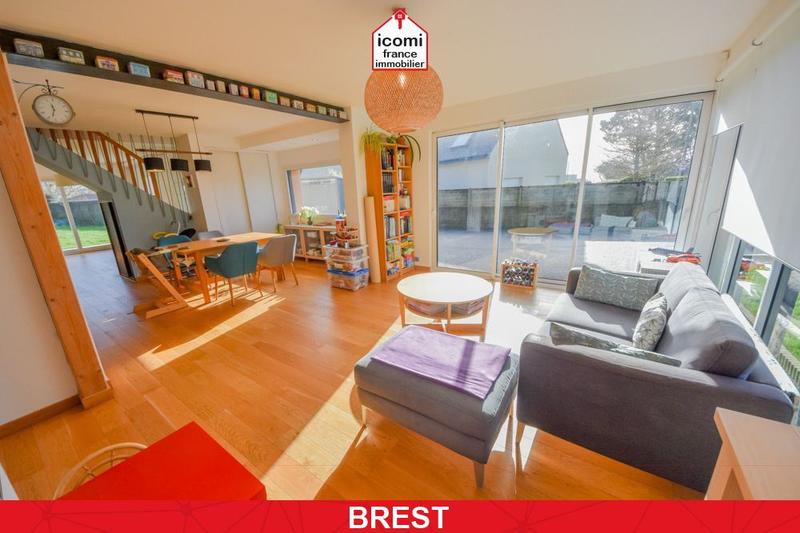 Maison - 185 m² - 8 pièces