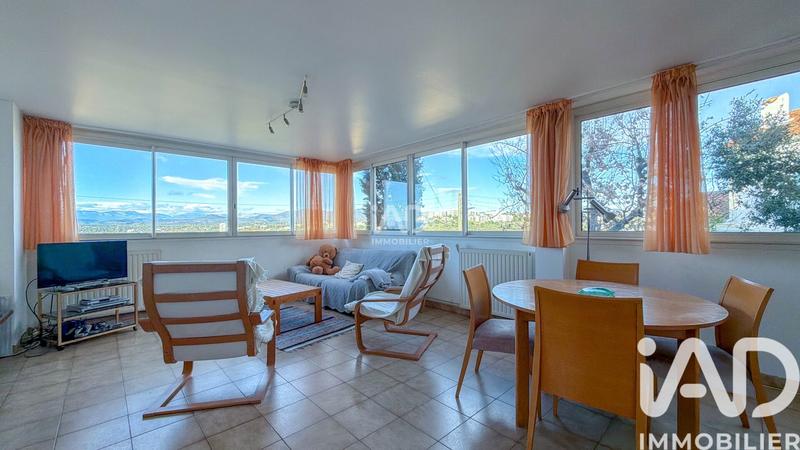 Maison - 202 m² - 8 pièces