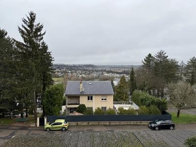 Maison - 85 m² - 5 pièces