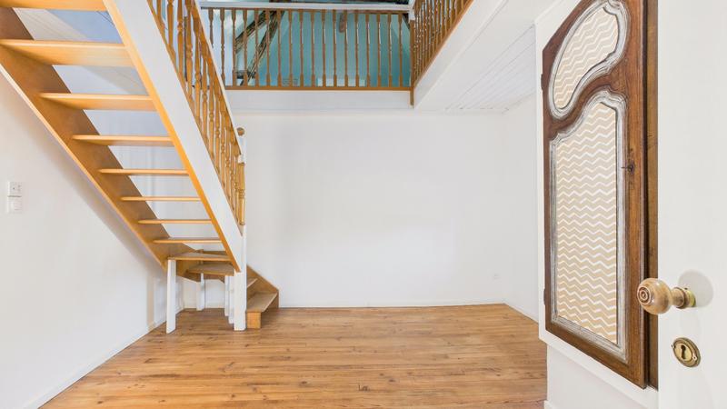 Maison - 240 m² - 10 pièces