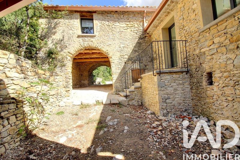 Maison - 220 m² - 8 pièces