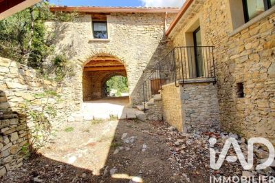 Maison - 300 m² - 8 pièces