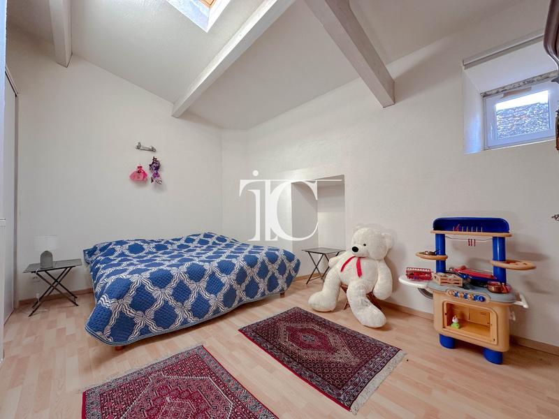 Maison - 272 m² - 8 pièces