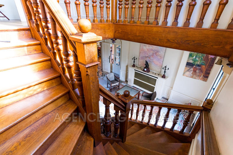 Maison - 300 m² - 10 pièces