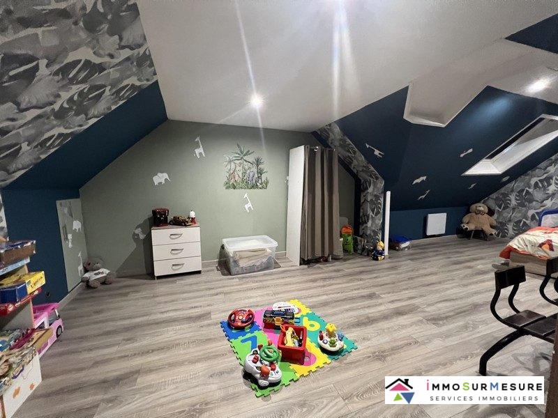 Maison - 228 m² - 9 pièces