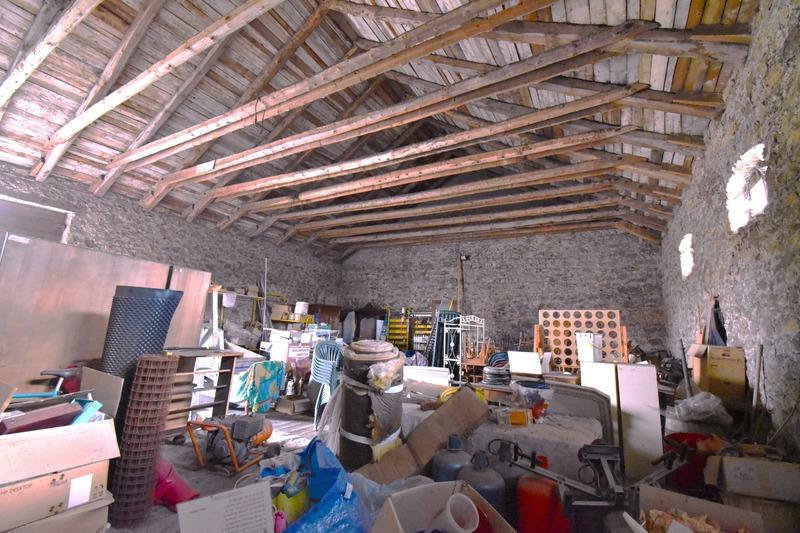 Grange - 160 m² - 2 pièces