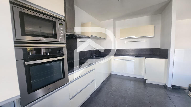 Appartement - 85 m² - 3 pièces