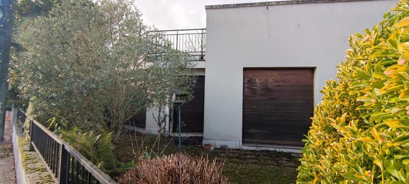 Maison - 227 m² - 10 pièces