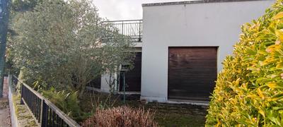 Maison - 227 m² - 10 pièces