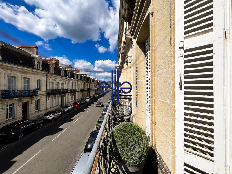 Maison - 204 m² - 9 pièces