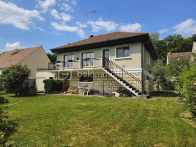 Maison traditionnelle - 76 m² - 4 pièces