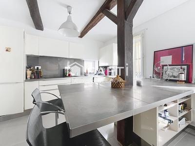 Maison - 180 m² - 11 pièces