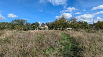 Terrain constructible - 1 324 m²