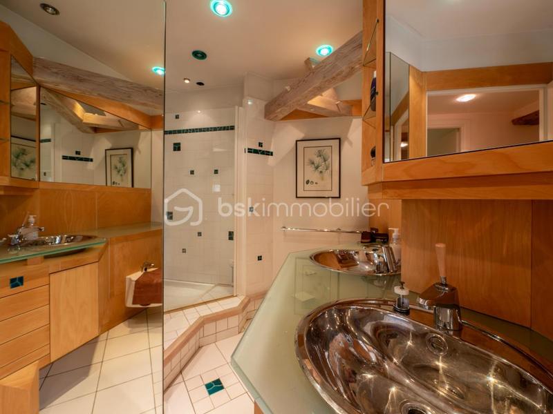 Demeure - 260 m² - 9 pièces