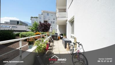 Appartement - 79 m² - 4 pièces