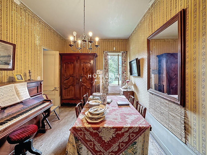 Maison ancienne - 223 m² - 10 pièces