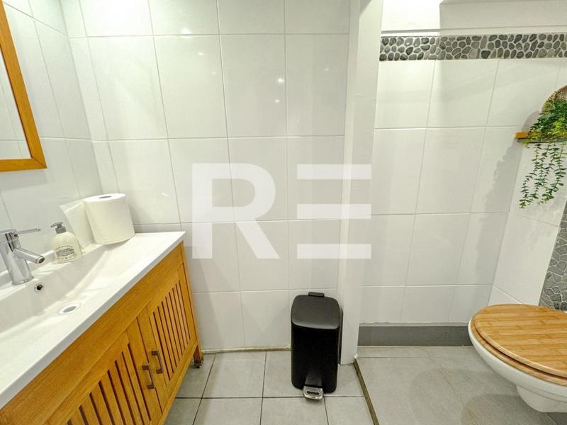 Local commercial - 109 m² - 6 pièces