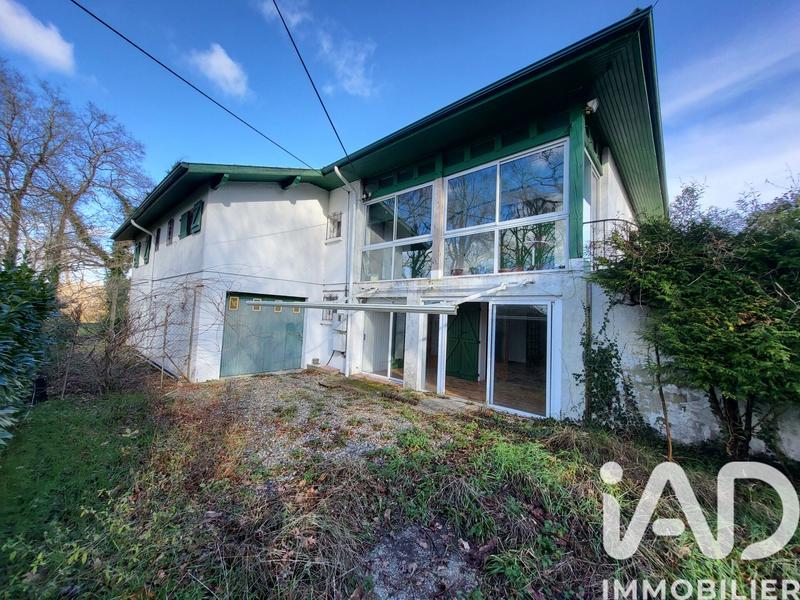 Maison - 260 m² - 12 pièces