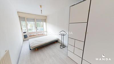 Chambre - 11 m² - 4 pièces