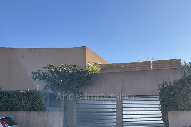 Maison - 300 m² - 9 pièces