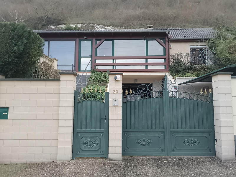 Maison - 215 m² - 5 pièces