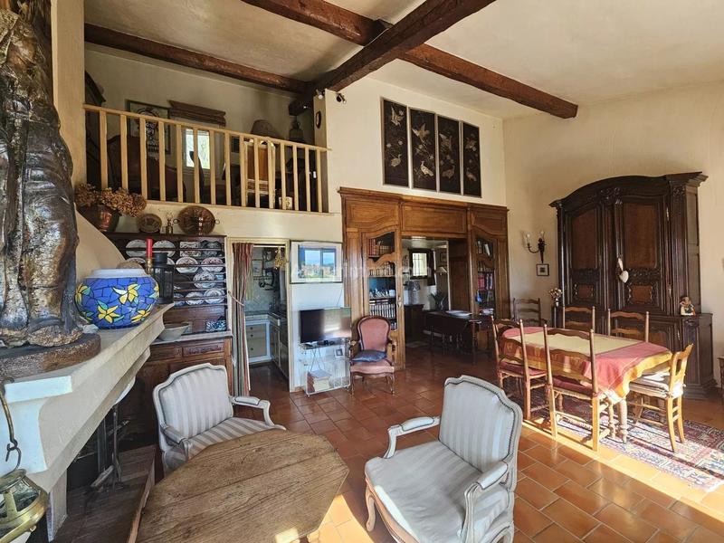 Maison - 261 m² - 7 pièces