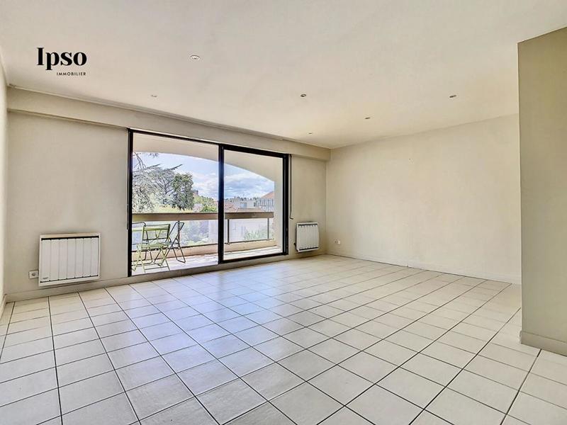 Appartement - 77 m² - 3 pièces